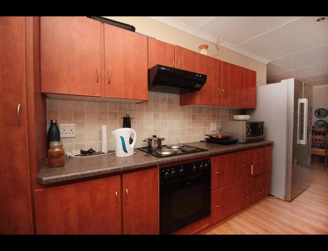 3 BEDROOM HOUSE FOR SALE IN FRAAIUITSIG